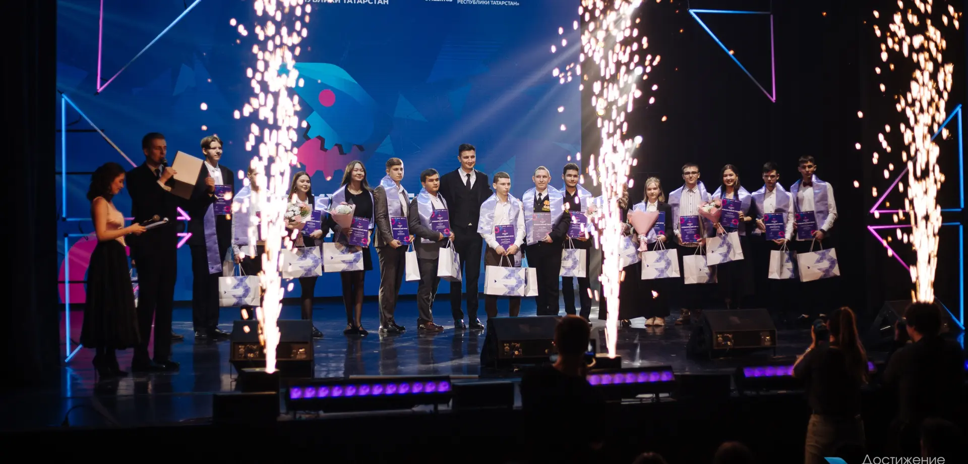 Премия, конкурс, номинации, гран-при Достижение года Лиги студентов Республики Татарстан региональной молодежной общественной организации, крупнейшем студенческом объединении Поволжья, основанной в 1996 году